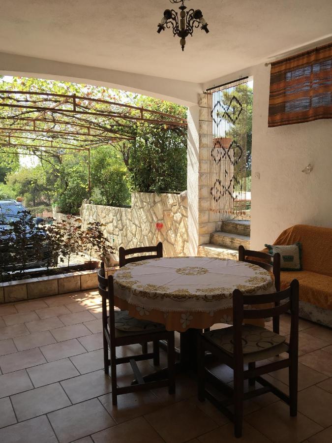 Apartments With A Parking Space Ivan Dolac, Hvar - 15784 Bagian luar foto