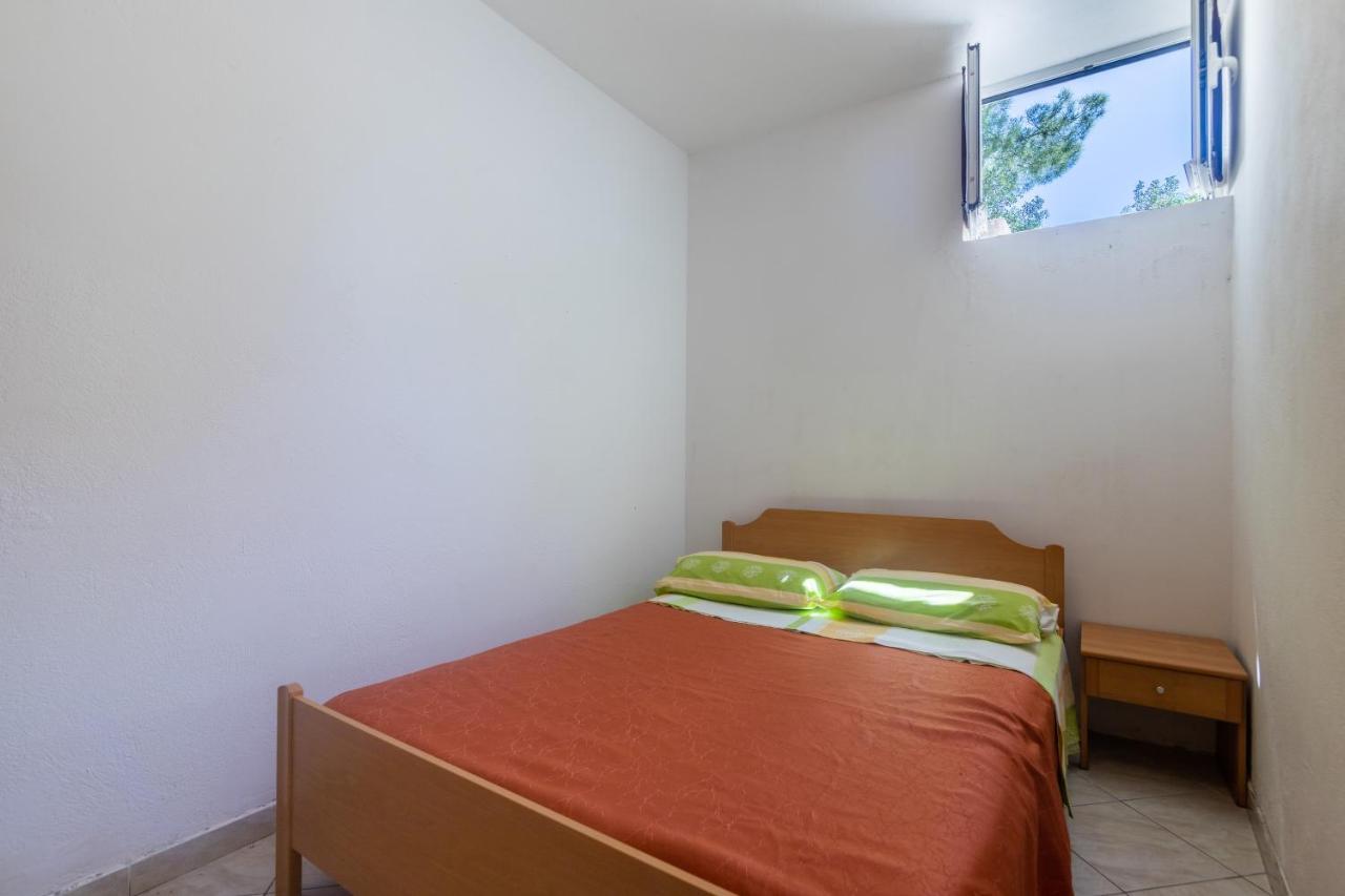 Apartments With A Parking Space Ivan Dolac, Hvar - 15784 Bagian luar foto