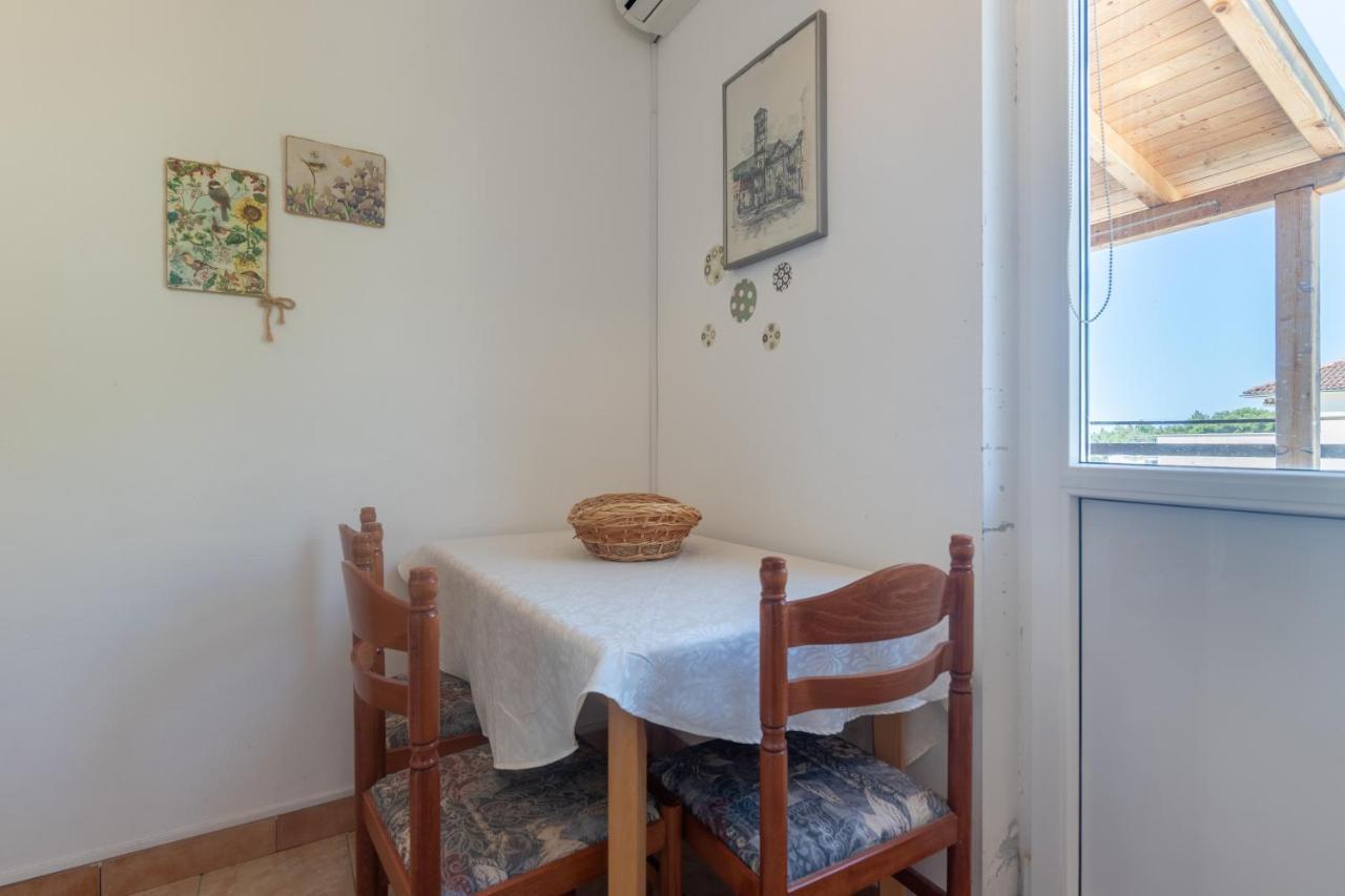 Apartments With A Parking Space Ivan Dolac, Hvar - 15784 Bagian luar foto